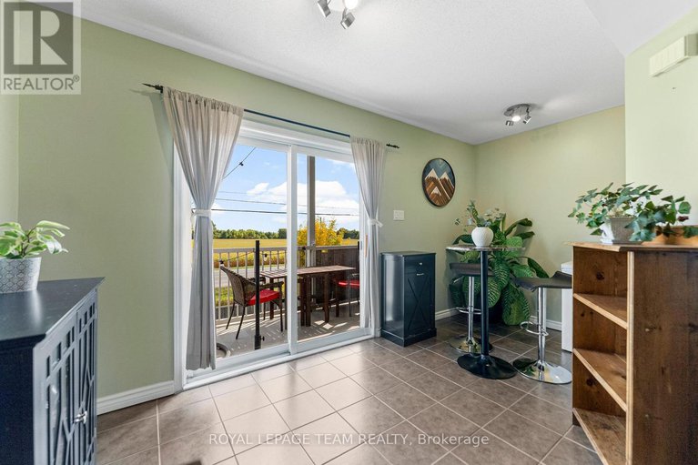 28888816/368-crownridge-drive/emerald-meadowstrailwest/ottawa/ontario/K2M3A4_15