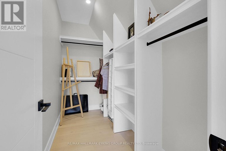 28201886/623-rowanwood-avenue/mckellarhighland/ottawa/ontario/K2A3E3_31