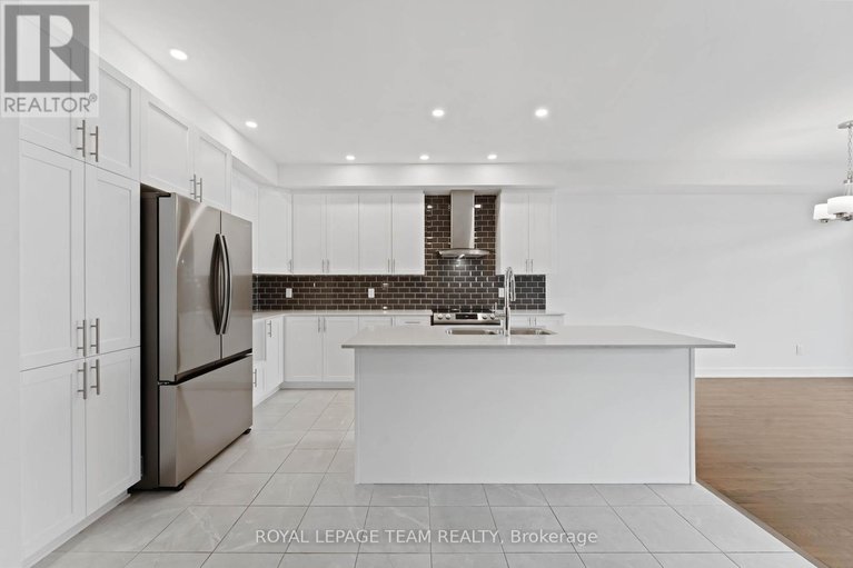 28910916/27-peony-lane/riverside-southgloucester-glen/ottawa/ontario/K4M0M3_5