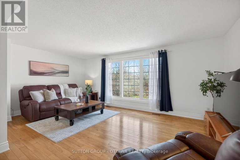 29627001/285-monterey-drive/leslie-park/ottawa/ontario/K2H7B1_10