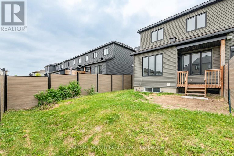 28478727/747-namur-street/embrun/russell/ontario/K0A1W0_35