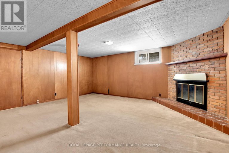 29636837/1582-digby-street/riverview-park/ottawa/ontario/K1G0P6_31