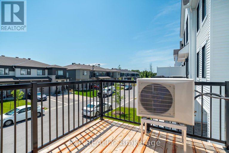 28608550/689-quilter-row/goulbourn-twp-from-franktown-rdsouth-to-rideau/ottawa/ontario/K0A2Z0_27