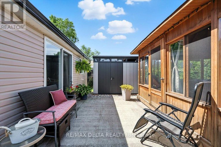 28749415/444-gilles-street/town-of-rockland/clarence-rockland/ontario/K4K1H4_35