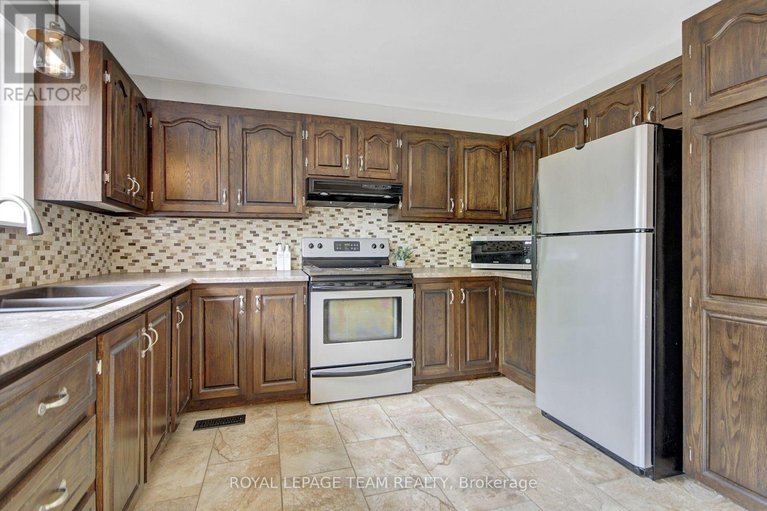 28527539/18-dowdall-crescent/fringewood/ottawa/ontario/K2S1T9_14