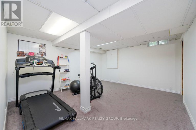 28623140/1656-canemore-crescent/fallingbrookpineridge/ottawa/ontario/K4A1S6_27
