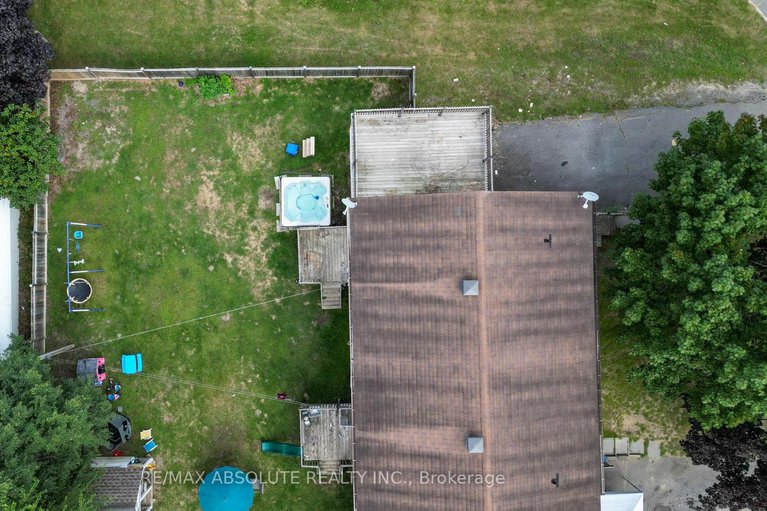 29123129/294-therese-avenue/town-of-rockland/clarence-rockland/ontario/K4K1G9_26