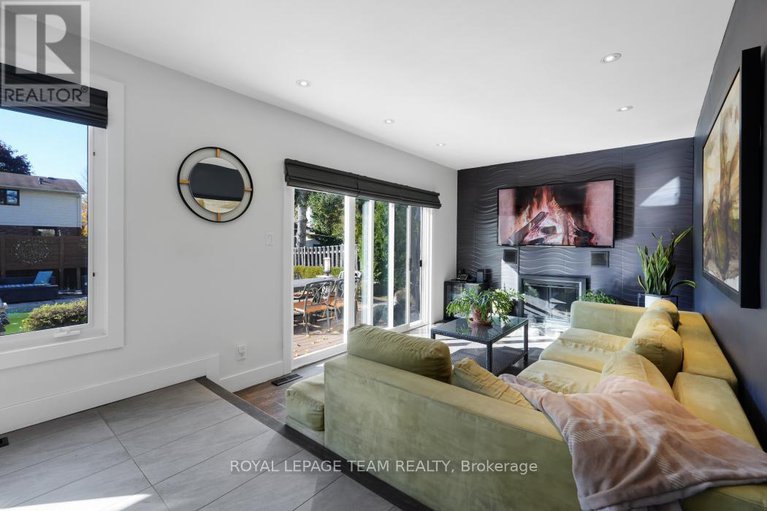 29048933/28-holitman-drive/knollsbrook/ottawa/ontario/K2J2A9_18