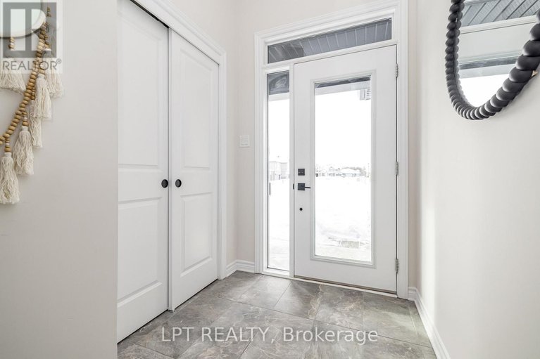 29305394/618-fisher-street/north-grenville-twp-kemptville-south/north-grenville/ontario/K0G1J0_3