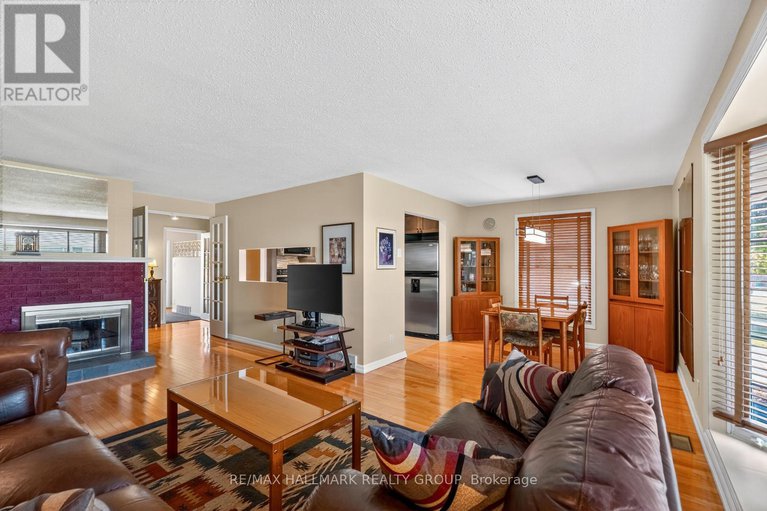 28966380/1816-applegrove-court/beacon-hill-south/ottawa/ontario/K1J6S5_28
