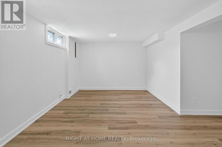 29027460/2311-stonehedge-crescent/pineview/ottawa/ontario/K1B4N7_30