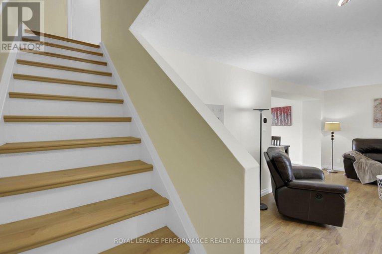 28622582/786-cummings-avenue/castle-heightsrideau-high/ottawa/ontario/K1K2L2_19