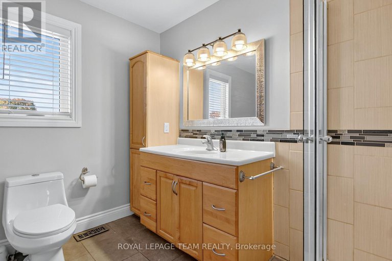 29200322/22-vesta-street/cedargrovefraserdale/ottawa/ontario/K2J3Y9_24