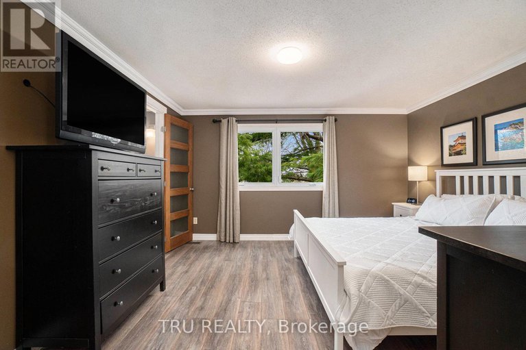 29348348/1719-meadowview-crescent-n/convent-glen-south/ottawa/ontario/K1C1T9_19