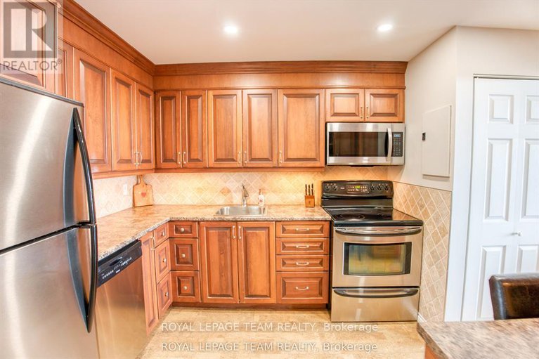 29082658/2006-1195-richmond-road/woodroffe/ottawa/ontario/K2B8E4_20