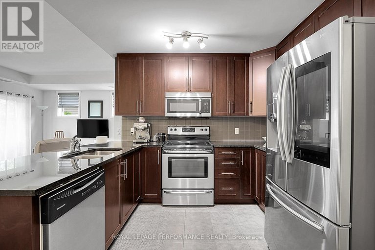 29456626/2-40-prestige-circle/chatelaine-village/ottawa/ontario/K4A0W9_6