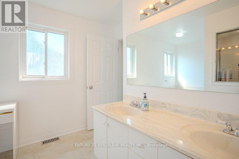 28864699/612-chenier-way/fallingbrookpineridge/ottawa/ontario/K4A1R1_25