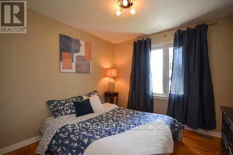 29266483/2389-ogilvie-road-e/beacon-hill-north/ottawa/ontario/K1J7N4_23