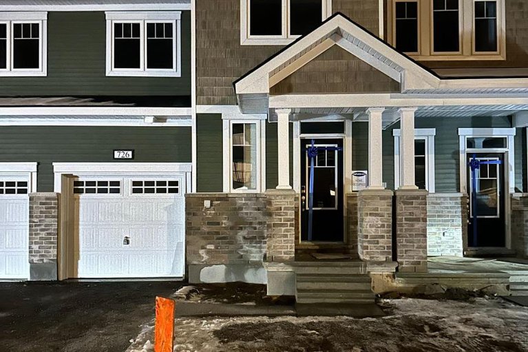 28330576/724-rouncey-road/emerald-meadowstrailwest/ottawa/ontario/K2S1B6_1