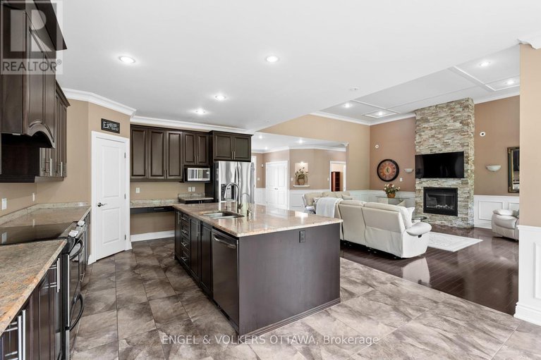28819198/7510-village-centre-place/osgoode-twp-north-of-reg-rd-6/ottawa/ontario/K4P0C8_11