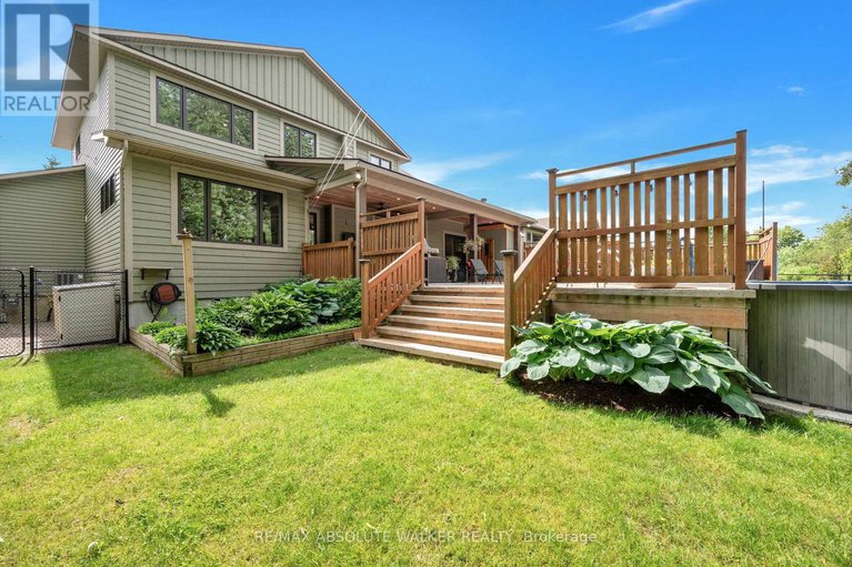 28513868/5-melva-avenue/blossom-parkkemp-parkfindlay-creek/ottawa/ontario/K1T3W9_46