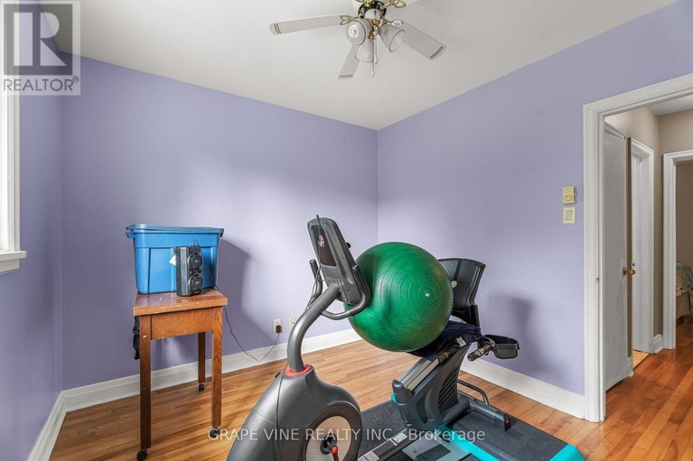 28554989/1210-erie-avenue/ridgemont/ottawa/ontario/K1V6G6_13