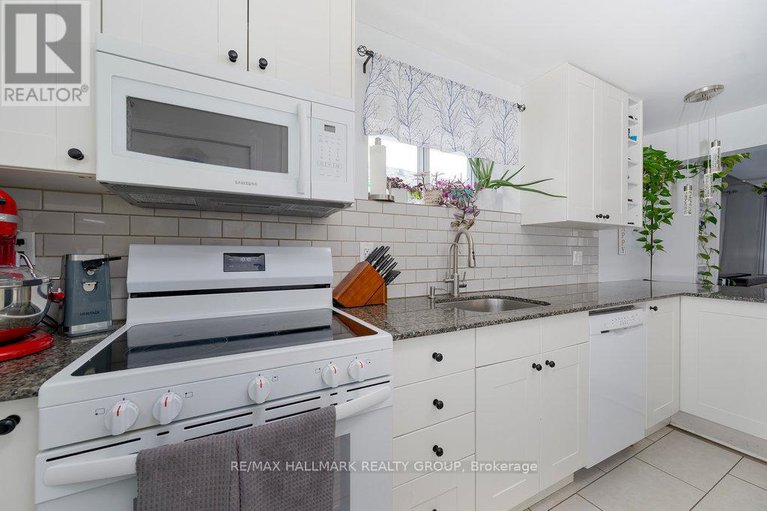 28639060/177-glynn-avenue/overbrookcastle-heights/ottawa/ontario/K1K1S4_8