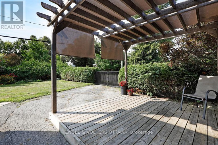 28847958/814-pleasant-park-road/elmvale-acres/ottawa/ontario/K1G1Y9_19