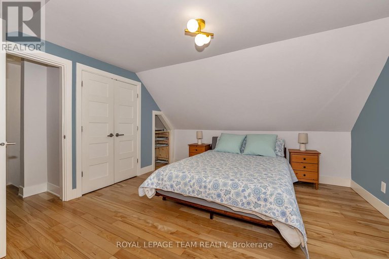 28410245/2748-rowatt-street/britannia/ottawa/ontario/K2B6N9_27