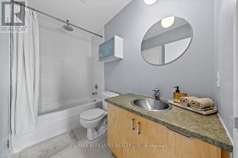 28155411/201-180-york-street/lower-townbyward-market/ottawa/ontario/K1N1J6_27