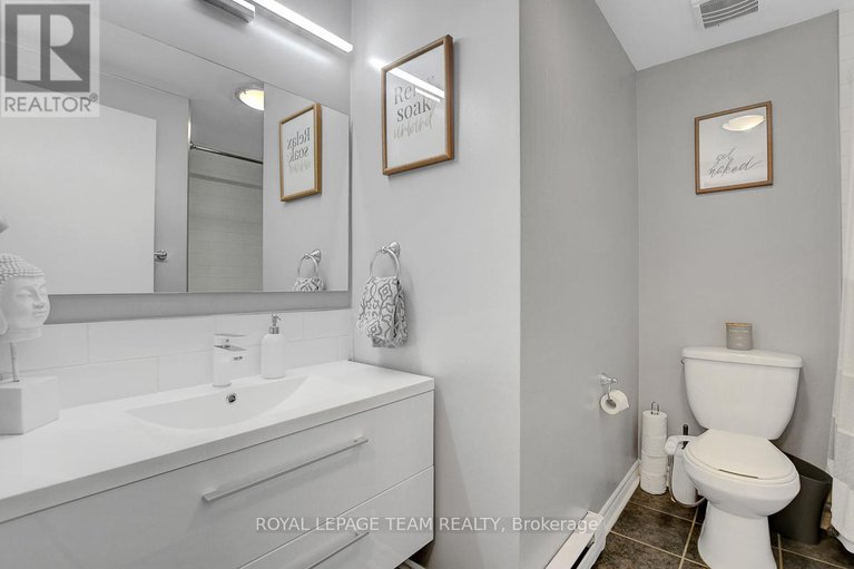 28705275/15-1302-alness-court/pineview/ottawa/ontario/K1B5H2_20