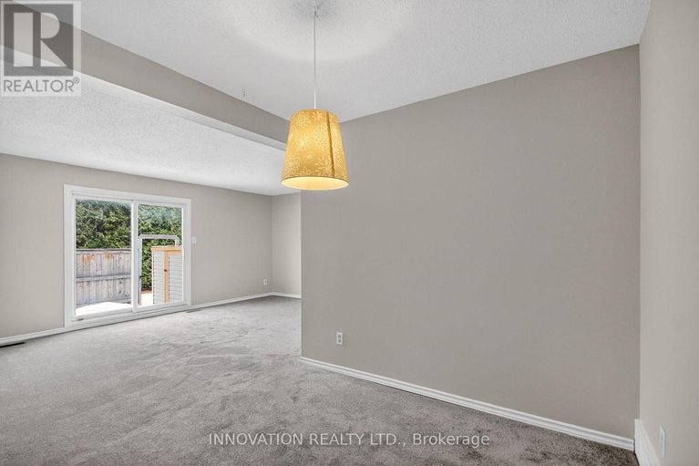 29490132/5-2336-orient-park-drive-e/blackburn-hamlet-south/ottawa/ontario/K1B4N5_16