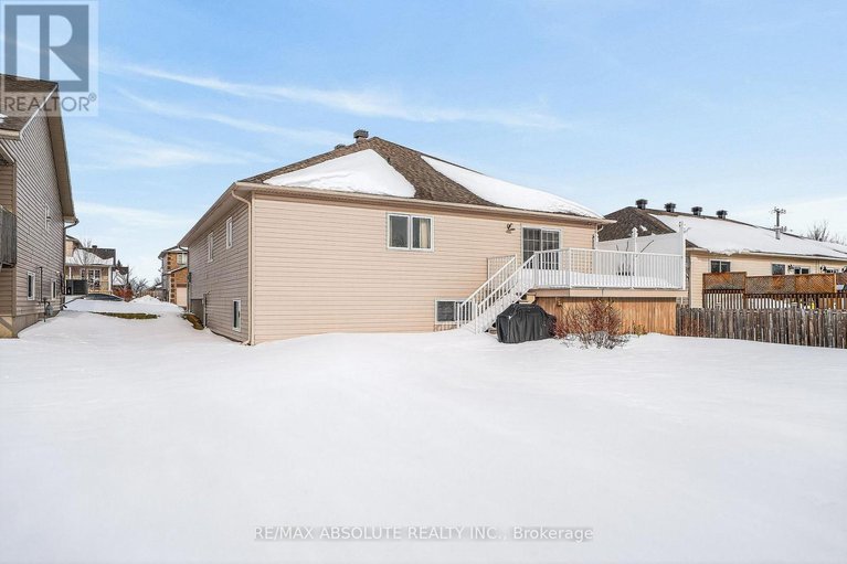 29431379/192-fairbairn-bros-street/almonte/mississippi-mills/ontario/K1A0A1_33