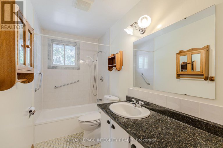 28882629/135-desmond-avenue/glencairnhazeldean/ottawa/ontario/K2L1E8_20
