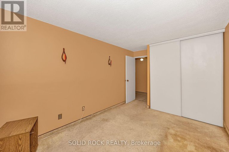 28616169/1465-baseline-road/copeland-park/ottawa/ontario/K2C3L9_24