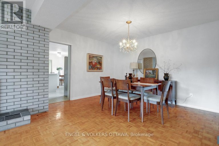 28836979/29-qualicum-street/bruce-farmgraham-parkqualicumbellands/ottawa/ontario/K2H7H1_13
