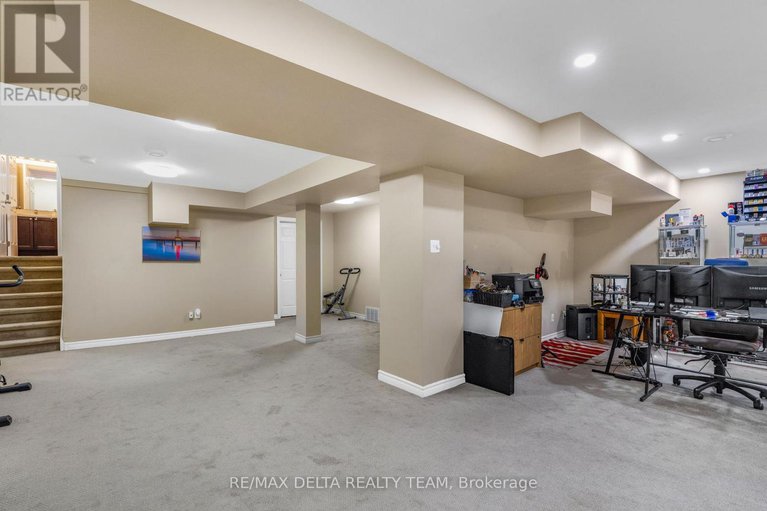 28627849/227-hillpark-high-street/mer-bleuebradley-estatesanderson-park/ottawa/ontario/K1W0B5_28