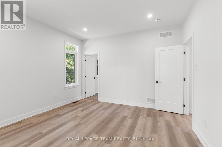 29029577/80-hogan-drive/mcnabbraeside-twps/mcnabbraeside/ontario/K7S0H8_21