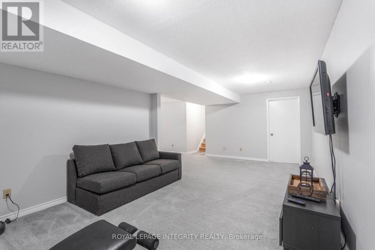 28899547/13-elm-avenue/village-of-russell/russell/ontario/K4R1B3_19
