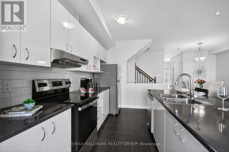 28923728/878-kilbirnie-drive/half-moon-bay/ottawa/ontario/K2J6G5_13