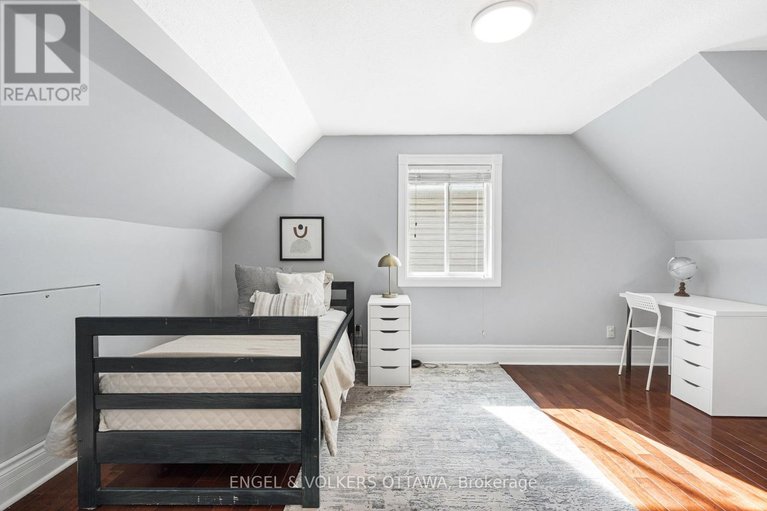 29651793/1252-anoka-street/ridgemont/ottawa/ontario/K1V6C6_21