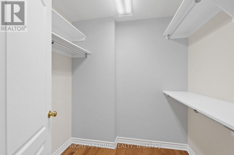 29024112/703-136-darlington-private-se/hunt-clubwestern-community/ottawa/ontario/K1V0X6_24