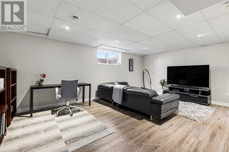 29594611/236-esturgeon-street/avalon-west/ottawa/ontario/K4A1G5_21