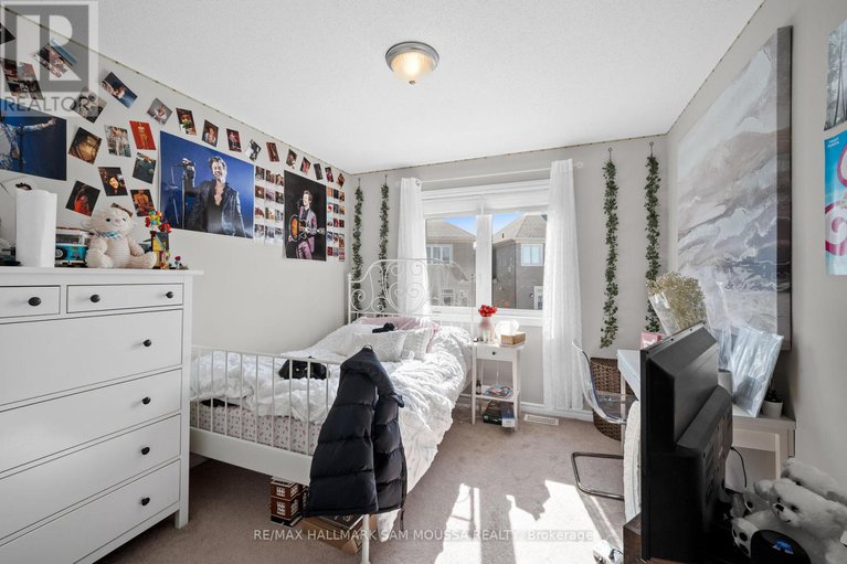 28482187/111-santolina-street/stittsville-north/ottawa/ontario/K2S0W9_24