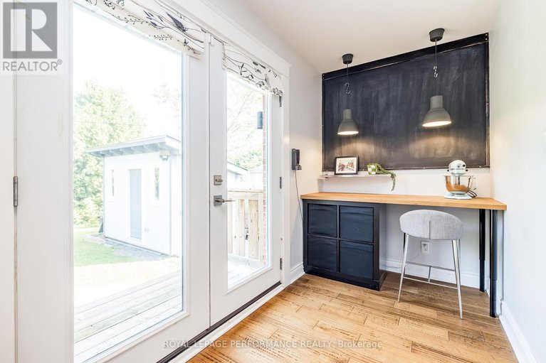 28842718/343-fullerton-avenue/overbrookcastle-heights/ottawa/ontario/K1K1K2_17