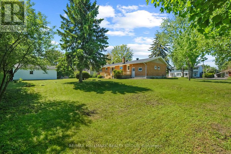 28379046/1399-aurele-street/pineview/ottawa/ontario/K1B3L4_43