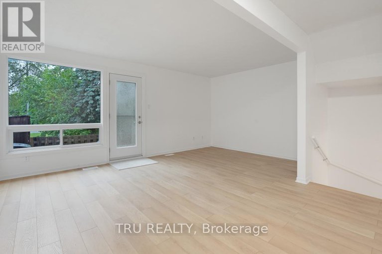 28561491/60-98-mcclintock-way-way/katimavik/ottawa/ontario/K2L2A4_14