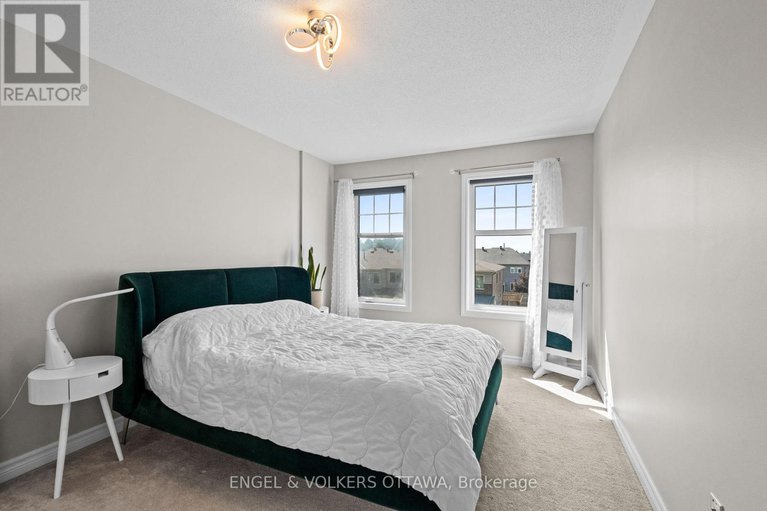 28498839/618-lauraleaf-crescent/half-moon-bay/ottawa/ontario/K2J6G9_20