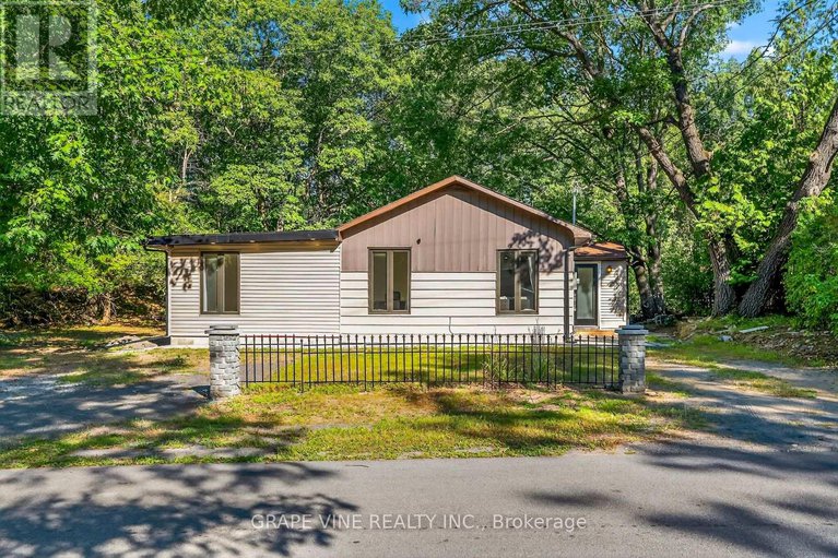 28789464/125-hunter-crescent/constance-bay/ottawa/ontario/K0A3M0_1