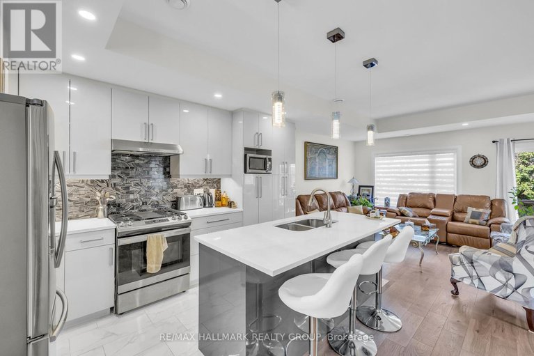 29687153/165-longpre-street/vanier/ottawa/ontario/K1L7J5_7